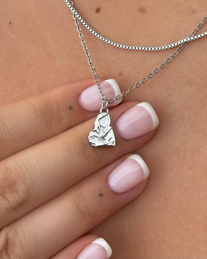 Billie Eilish inspired silver necklace from Saents Jewelry
