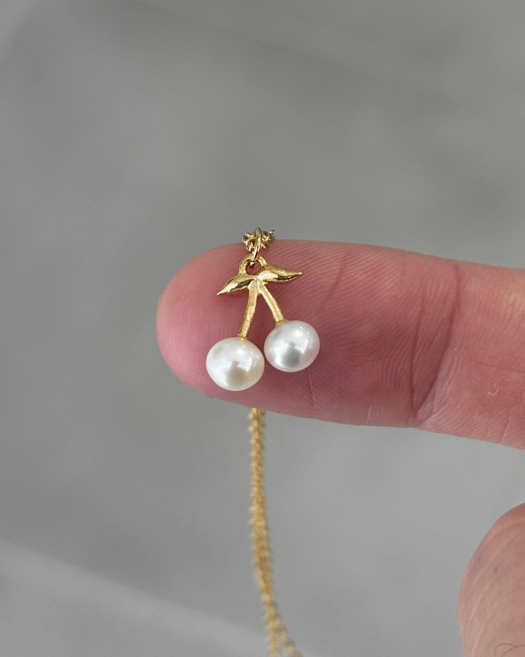 cherry-pearl-pendant-from-saents